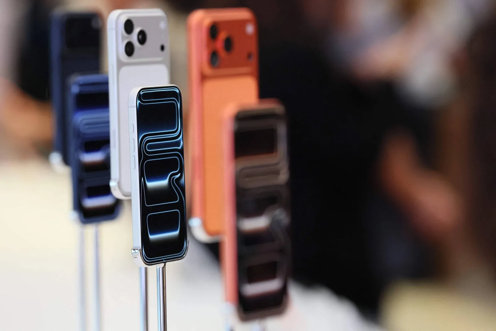 Apple altera catálogo e reajusta preços de iPhones após novos lançamentos