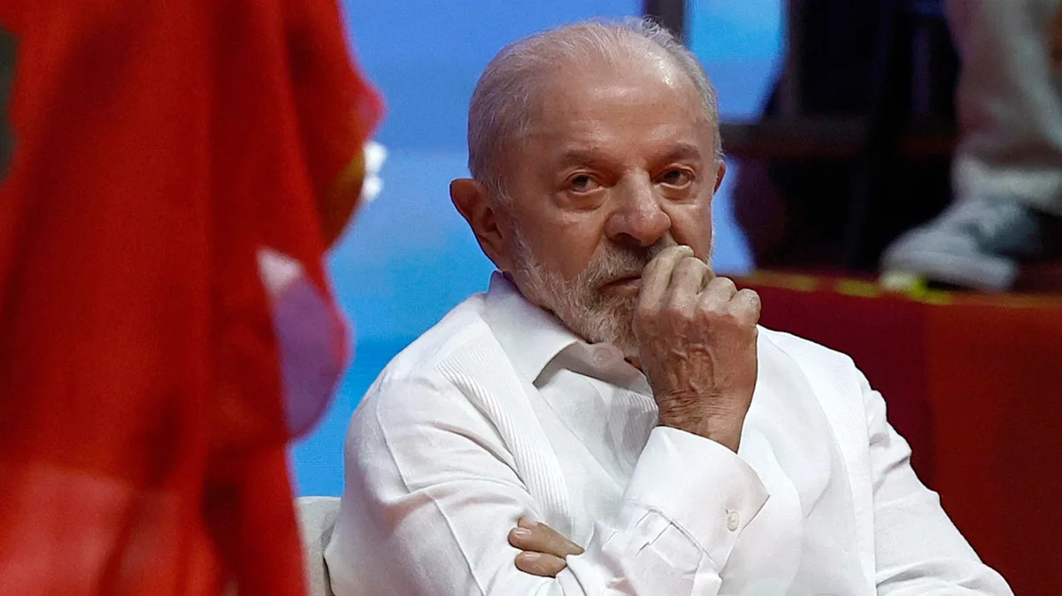 Lula diz que Flávio Bolsonaro não deve ter espaço no Planalto
