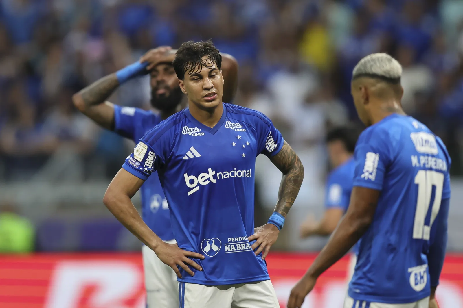 Kaio Jorge converte pênalti e Cruzeiro vence Athletico-PR no Mineirão
