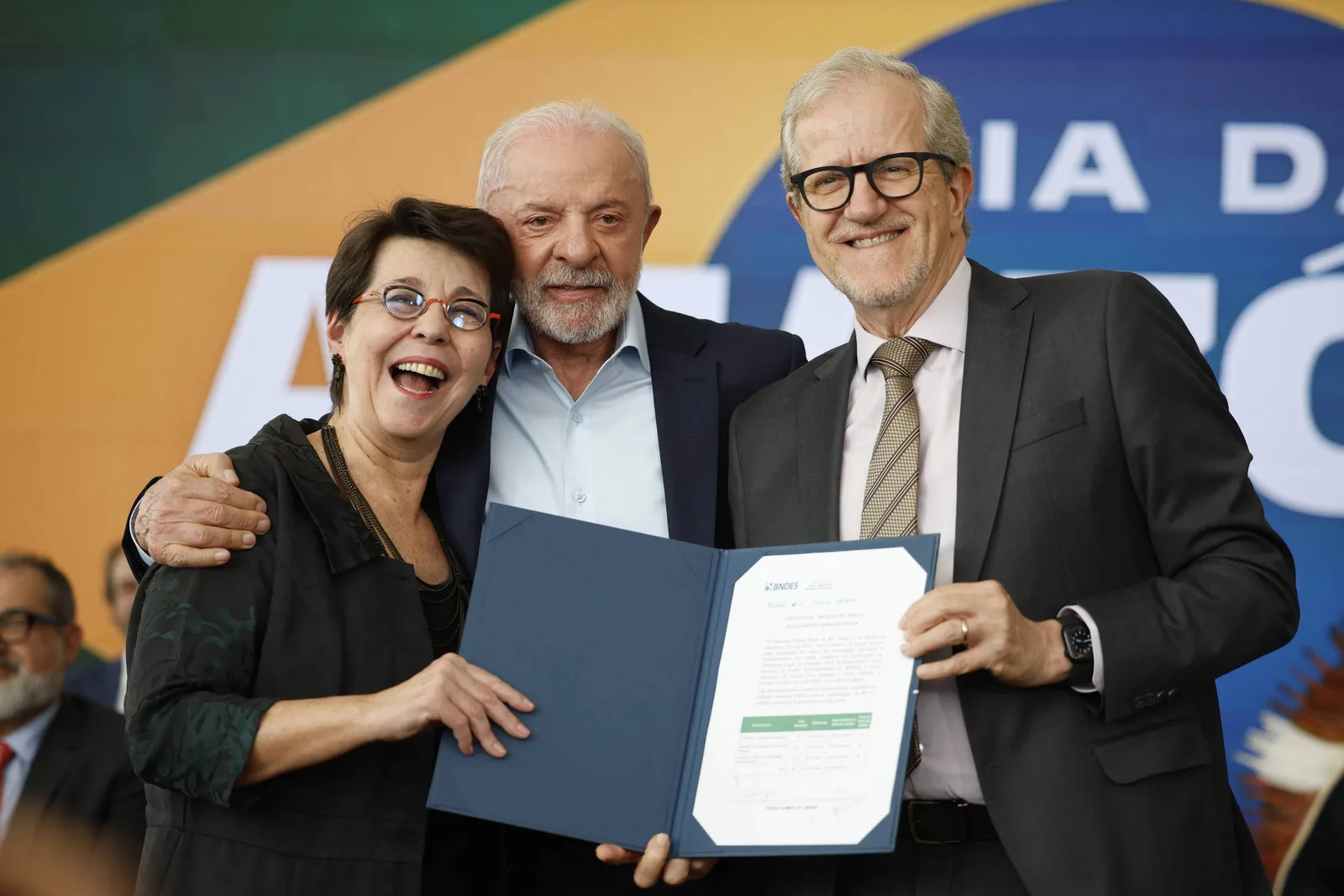 Lula cria quatro reservas no Amazonas e amplia parque no Piauí