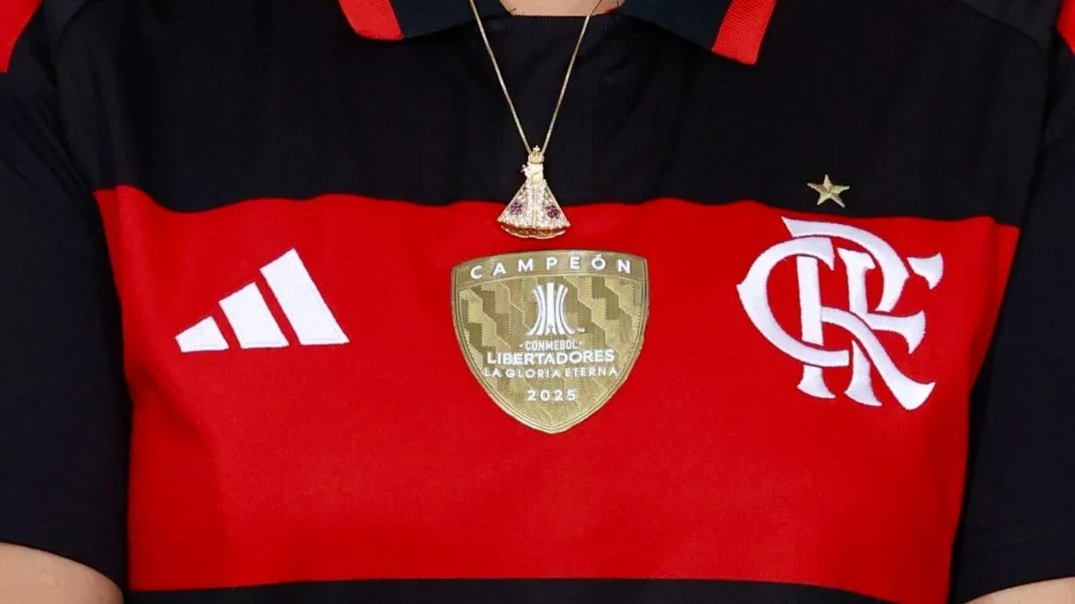 Janja vai a sanção de lei com camisa do Flamengo sem patrocínio de bet