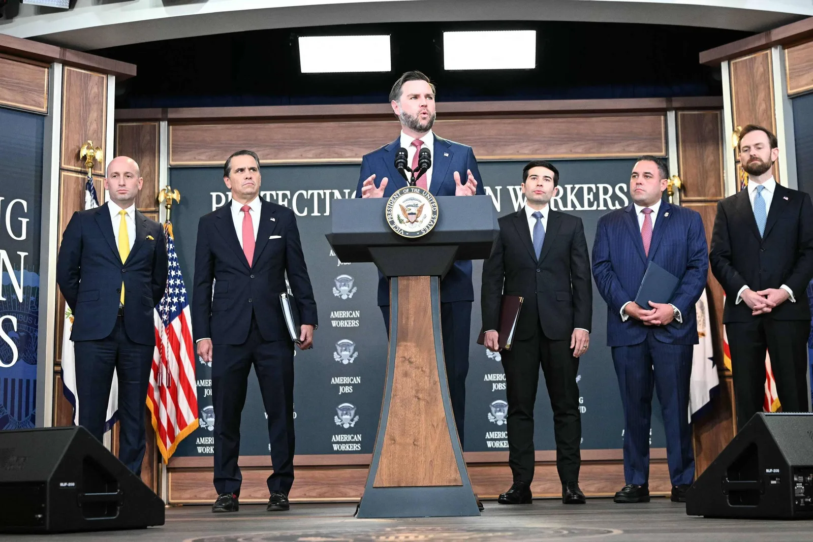 Governo Trump suspende pedidos de green card de empresas de tecnologia