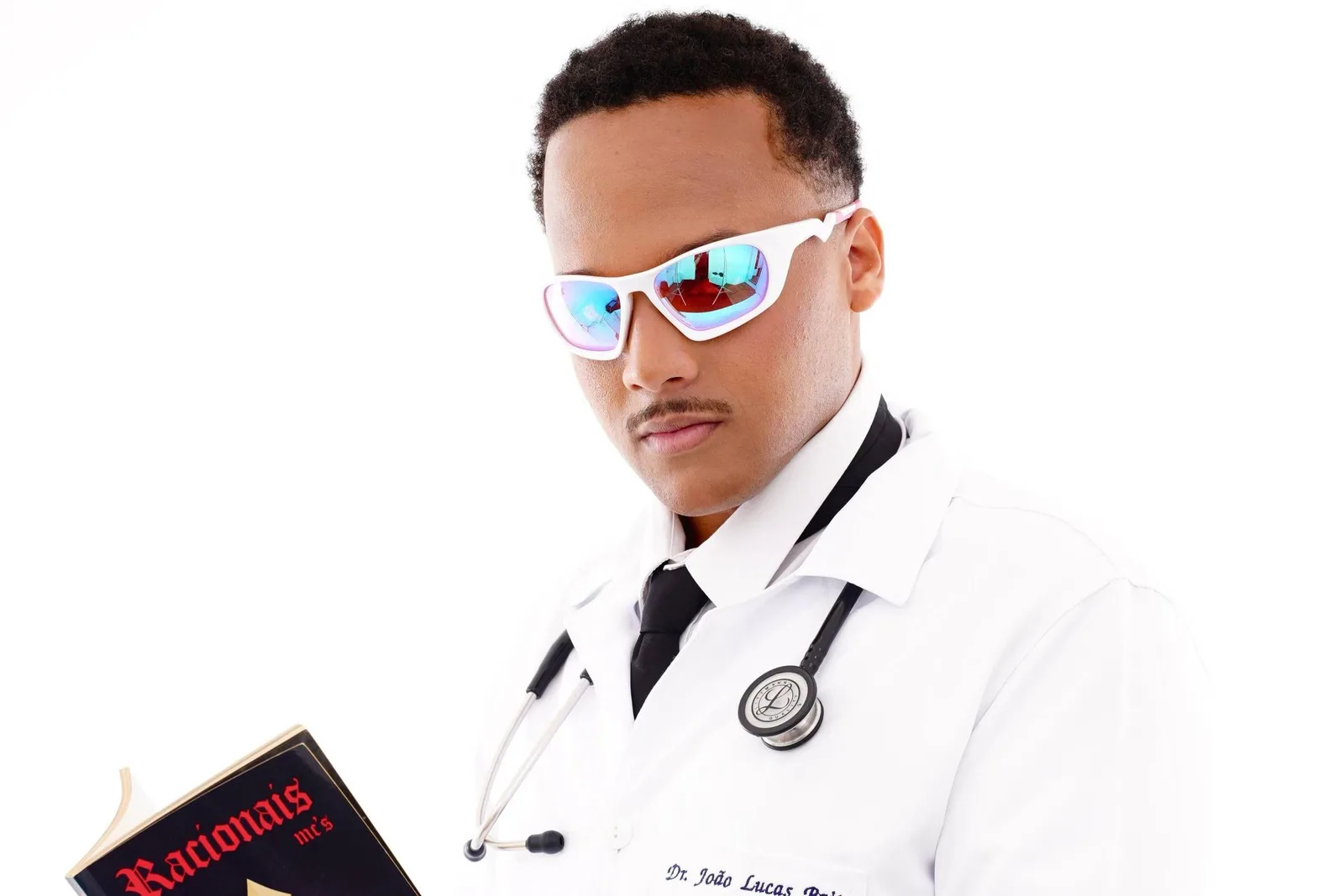 Estudante de medicina registra ocorrência após comentário racista no Instagram