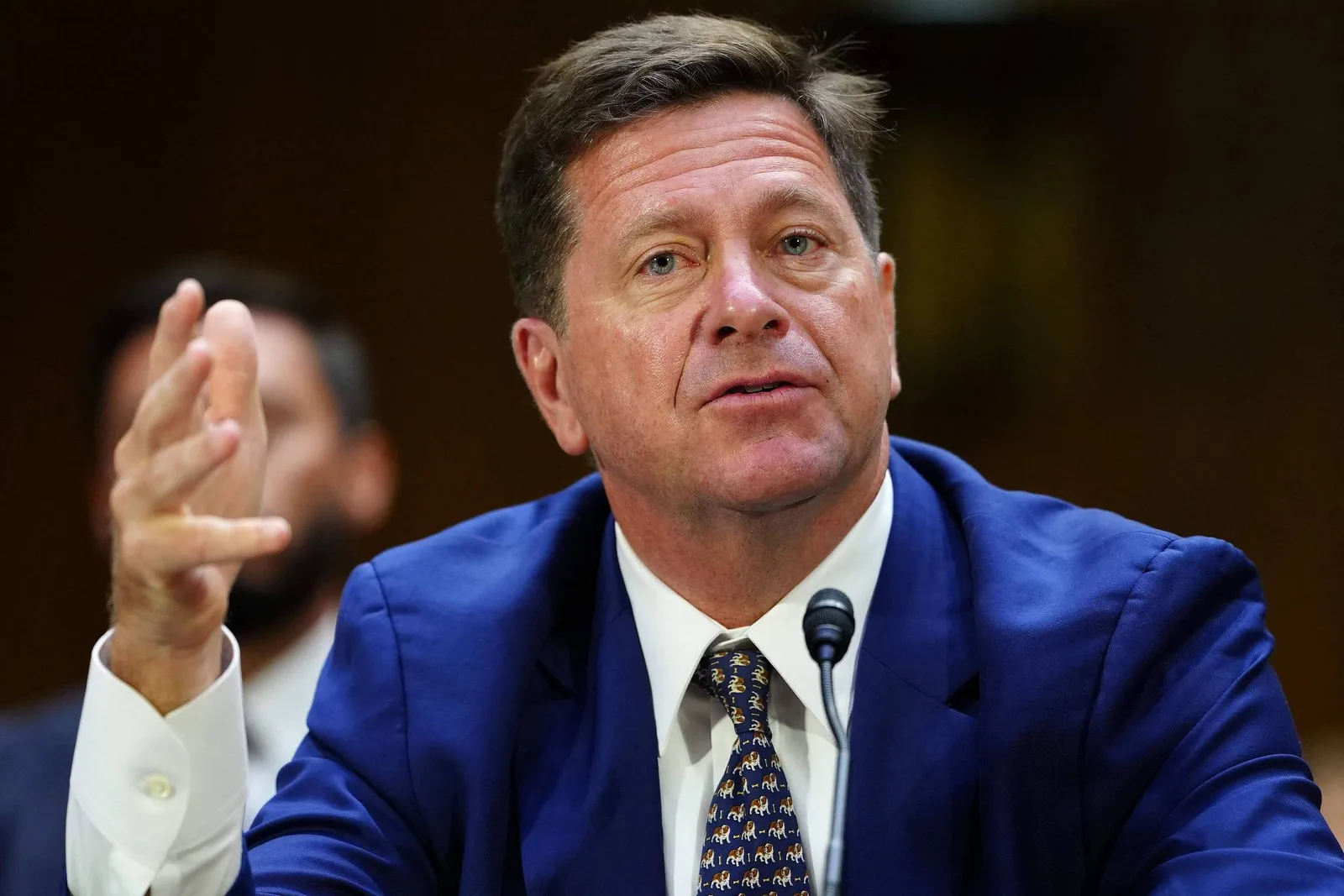 Trump pode escolher Jay Clayton para liderar política de inteligência artificial