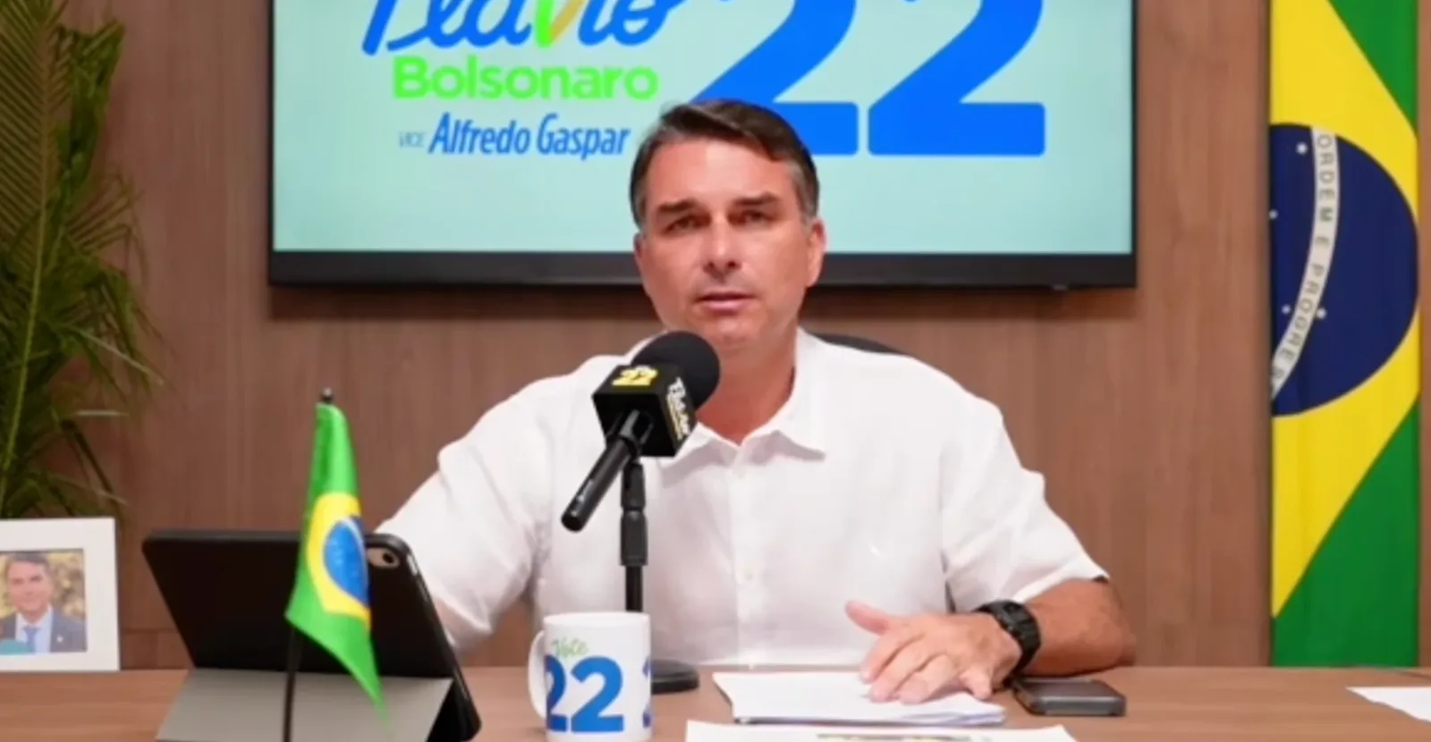 Flávio Bolsonaro promete indicar ministros alinhados a posições conservadoras ao STF
