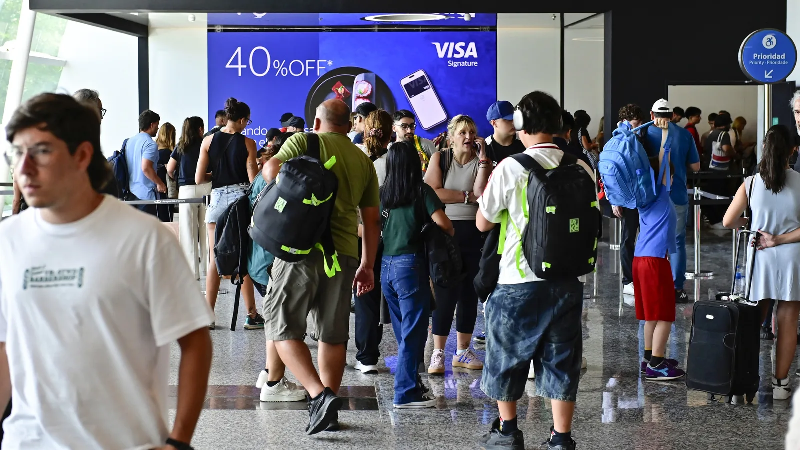 Jornalista brasileiro é impedido de entrar na Argentina e recebe banimento de cinco anos