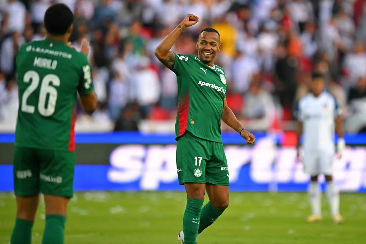 Palmeiras volta a marcar em bolas paradas antes de duelo com o Grêmio