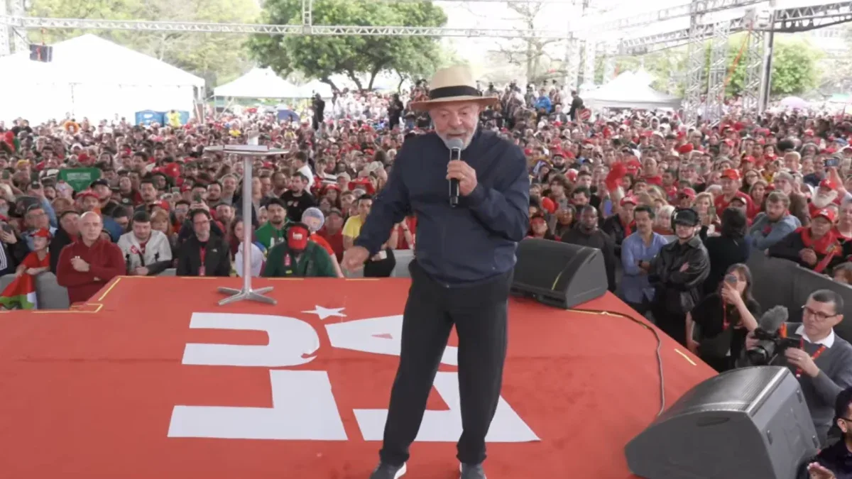 Lula cita títulos de clubes para defender fim das bets
