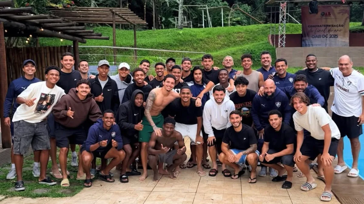 Fred leva experiência de artilheiro aos treinos do sub-20 do Fluminense