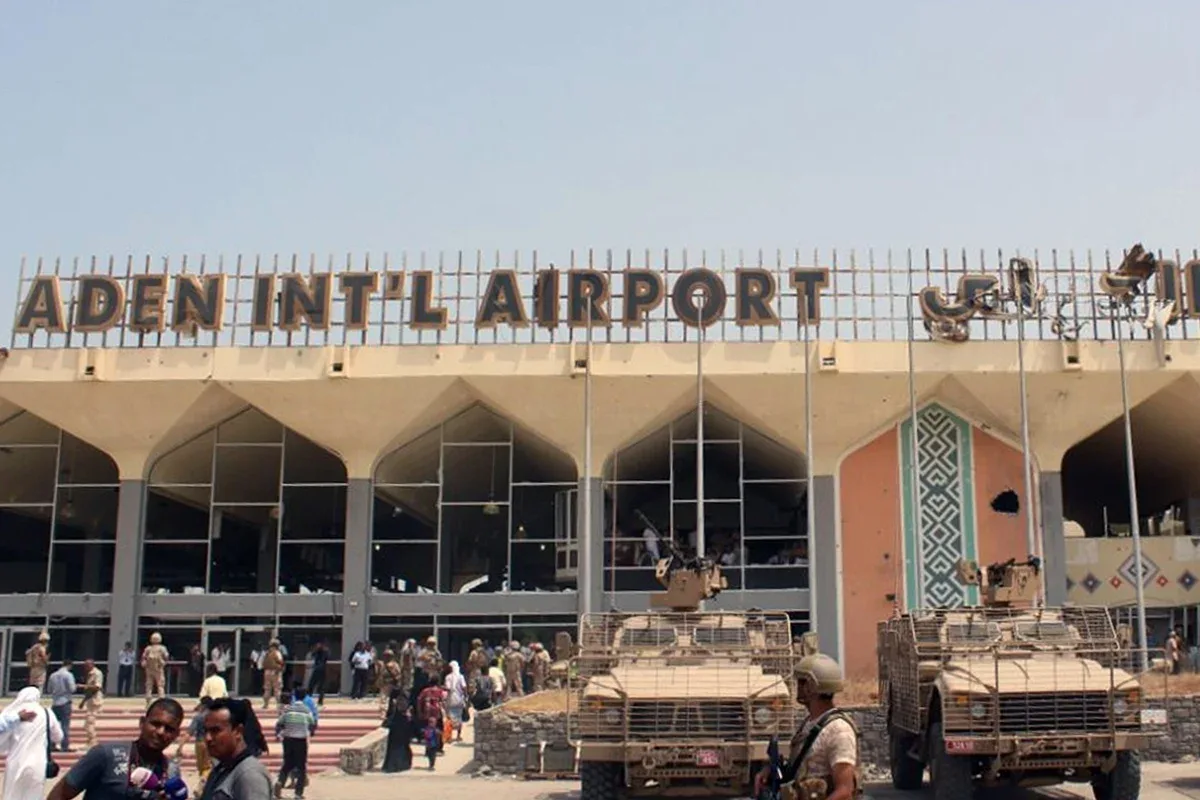 Mísseis atingem aeroporto internacional de Aden, no Iêmen