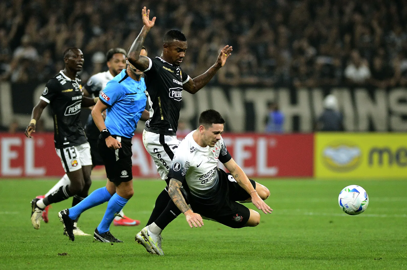 Arena Corinthians chega às oitavas com mais eliminações do que avanços