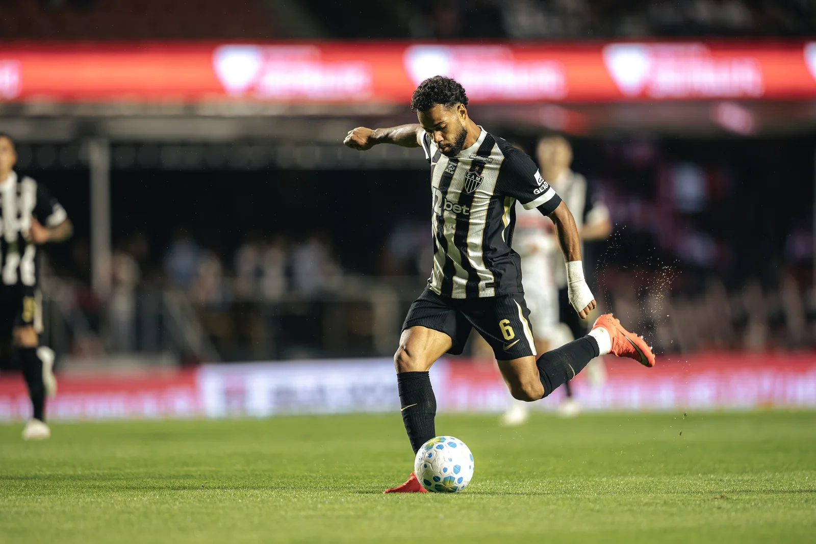 Goleiro recebe maior nota do Atlético-MG em derrota no Morumbis