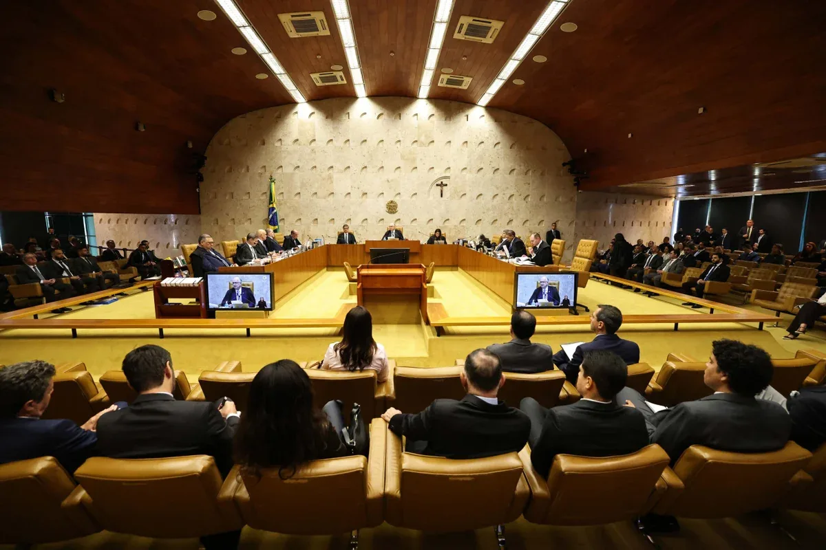 Crise no STF é destacada no exterior após sessão sobre Moraes