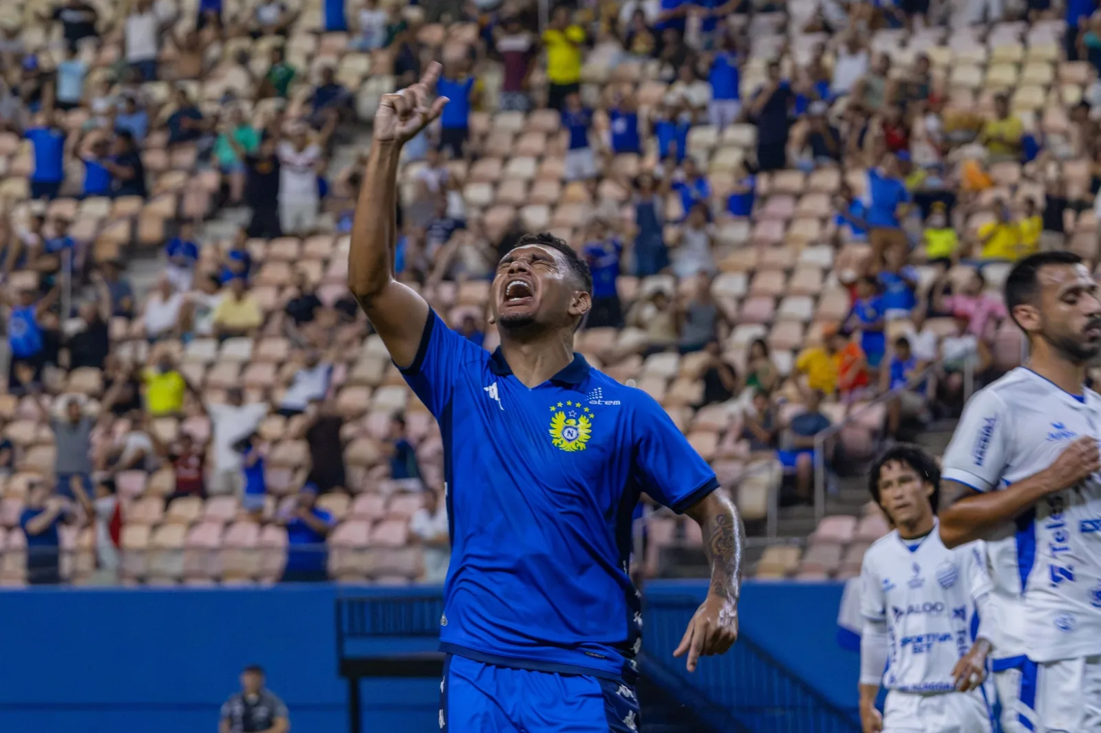 Renanzinho jogou lesionado para levar o Nacional-AM à Série C