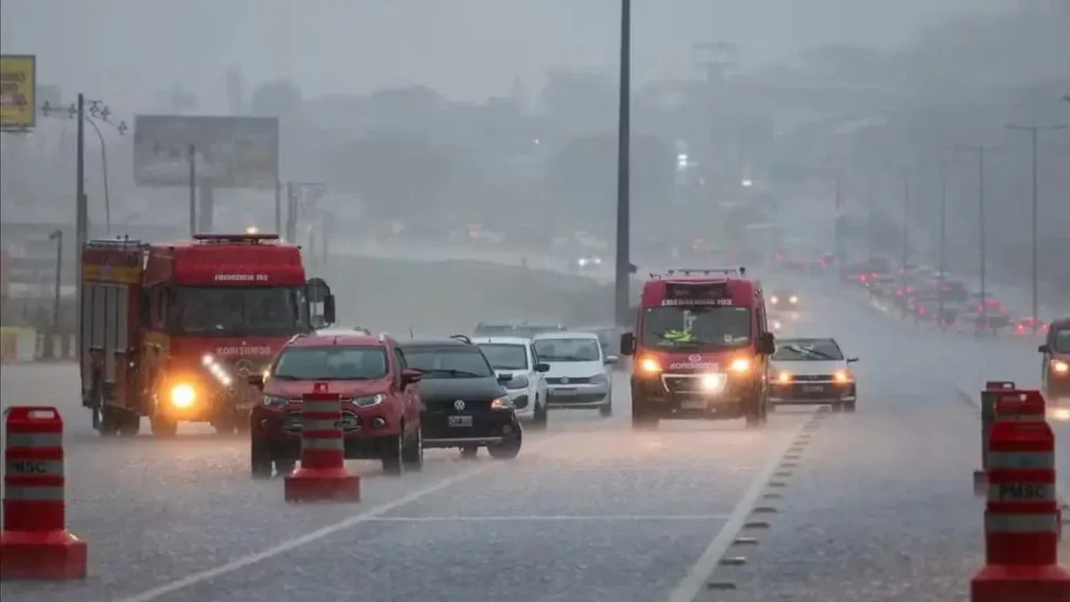Inmet alerta para tempestades, granizo e risco de tornados no Sul