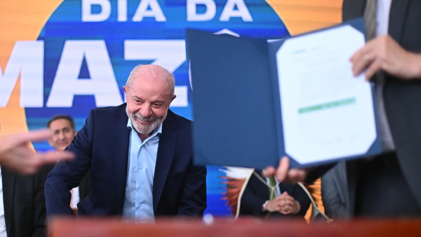 Lula sanciona isenção de imposto sobre compras internacionais de até US$ 50