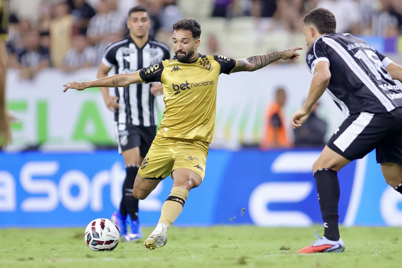 Marlon Douglas marca, mas Diego Hernández é destaque em avaliação do Sport