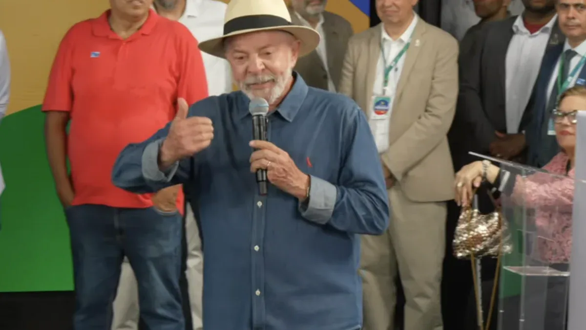 Lula defende cobrar mais impostos dos ricos para melhorar vida dos pobres