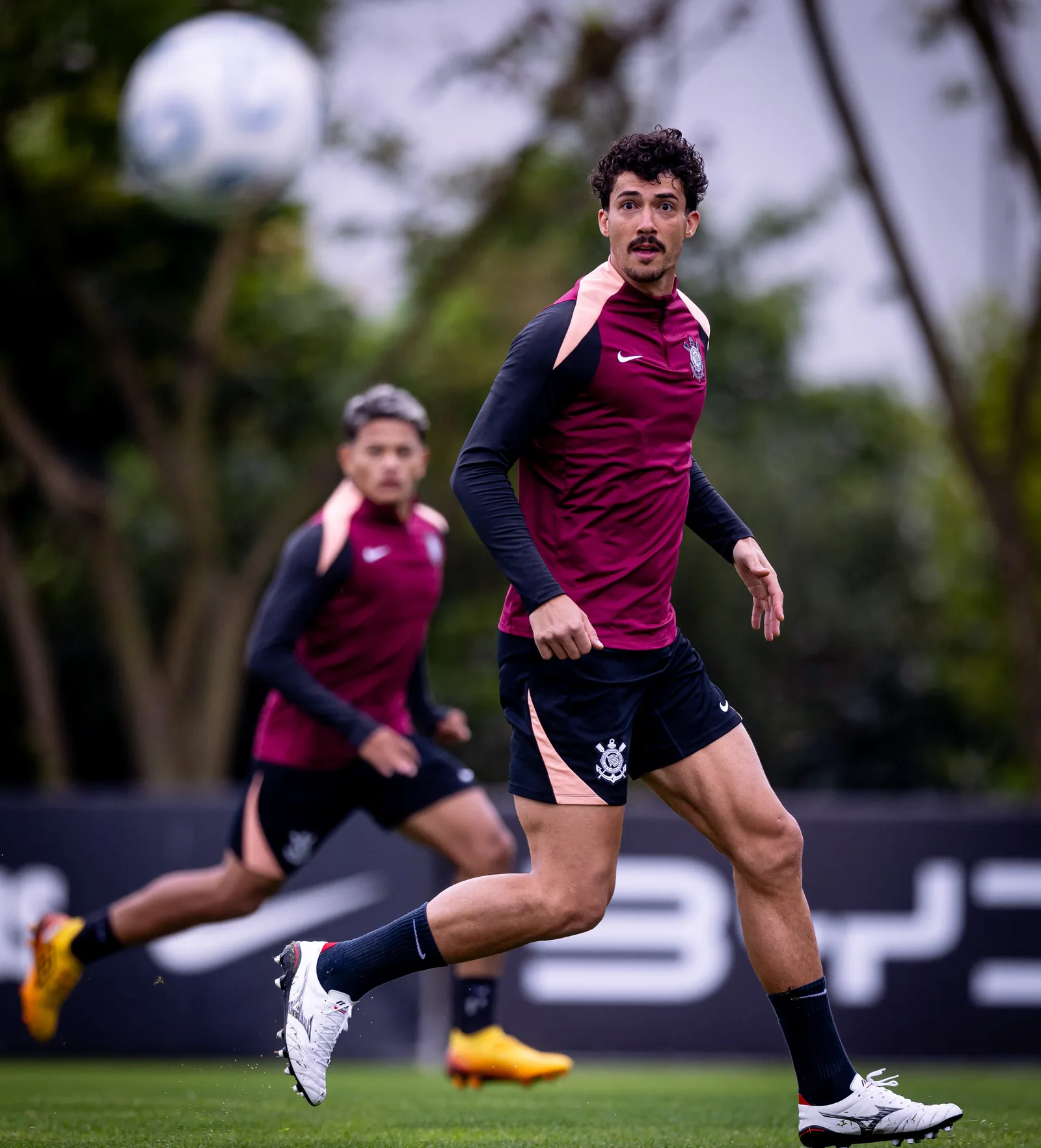 Corinthians leva titulares a treino e prepara disputa por pênaltis