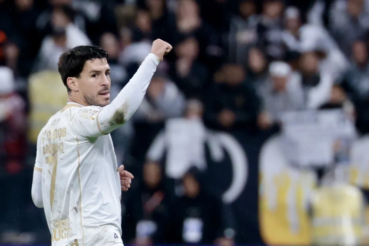 Marcinho marca duas vezes, e Anderson se destaca na vitória da Chapecoense