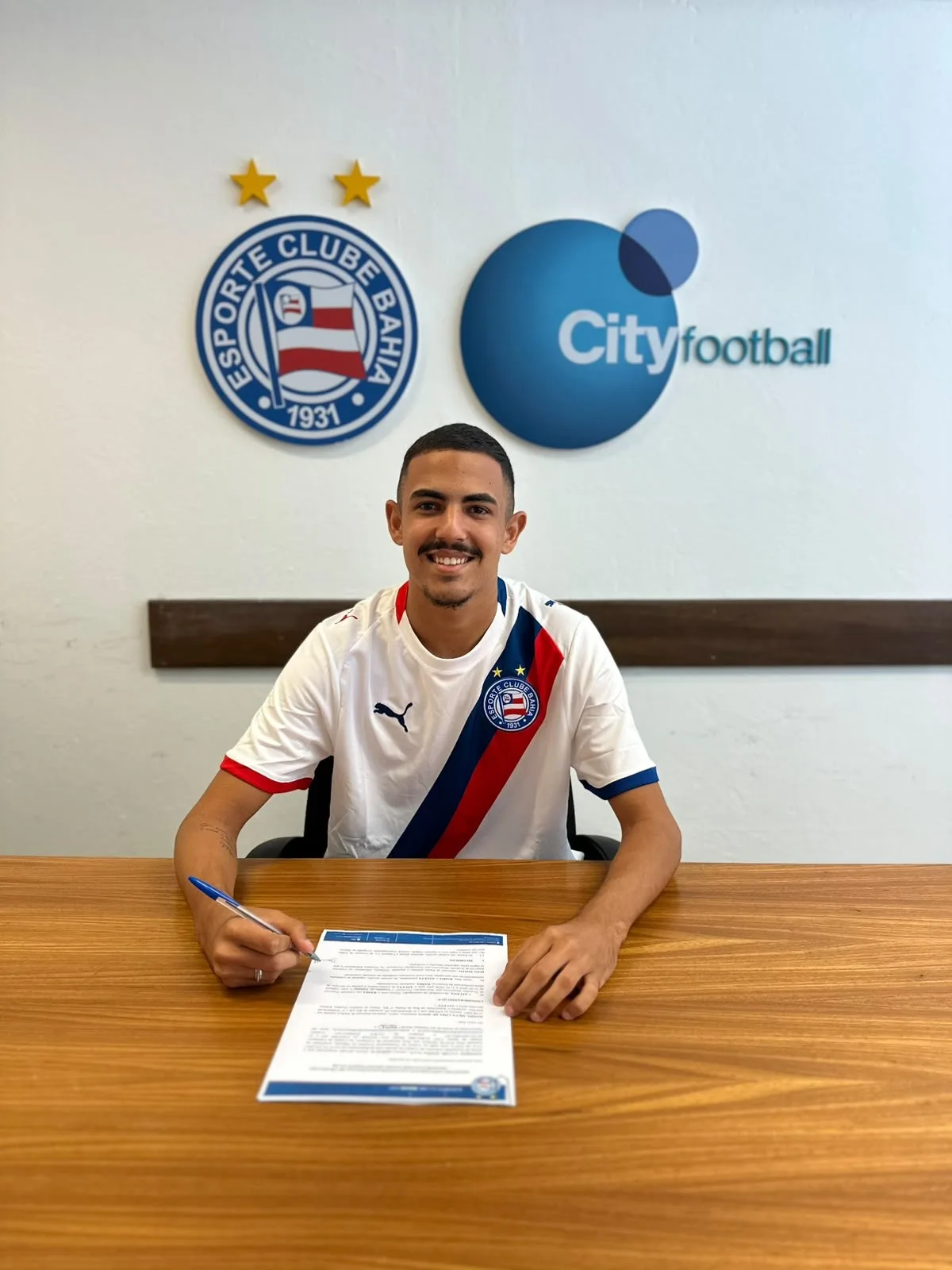 Bahia estende vínculo de Daniel Lima até janeiro de 2028