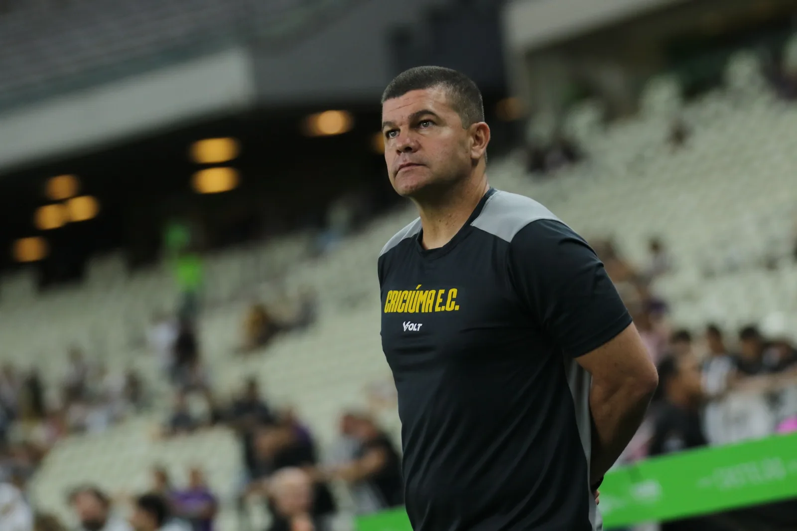 Criciúma perde para o Ceará, e Ronald recebe maior nota do time
