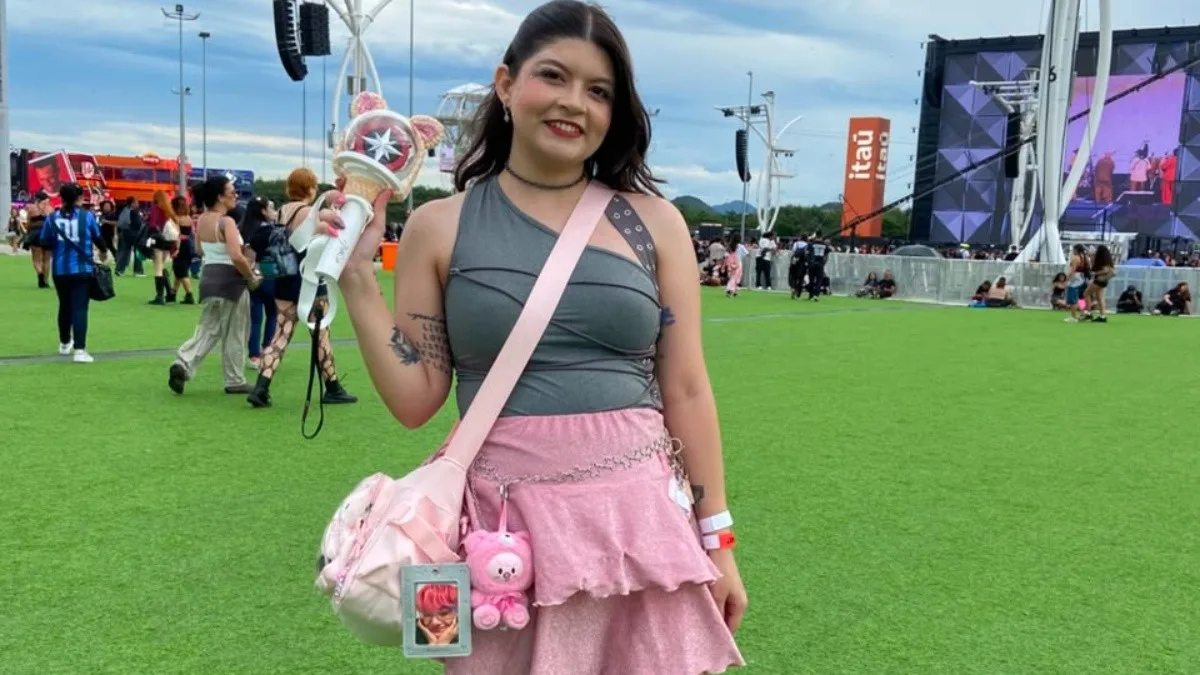 Fãs de K-pop apostam em visual colegial e acessórios fofos no Rock in Rio