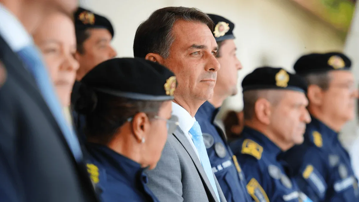 Flávio diz que Lula age por eleição ao anunciar veto às bets