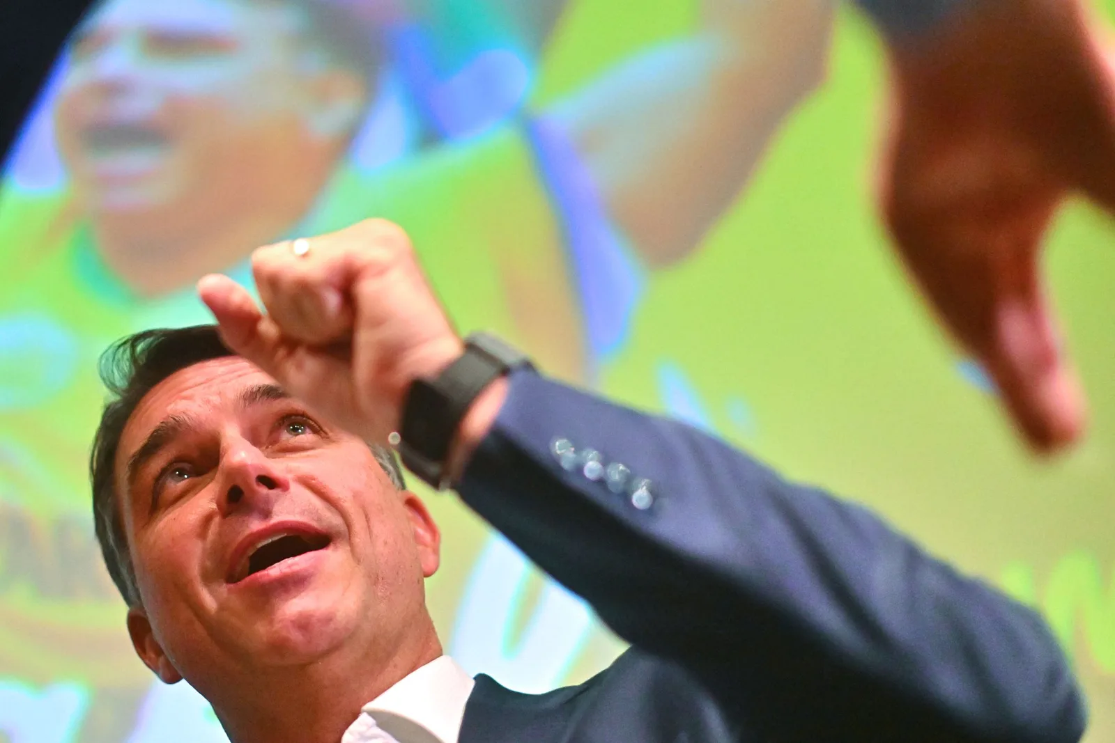 Campanha de Flávio Bolsonaro propõe mudar regra de recolhimento de tributos