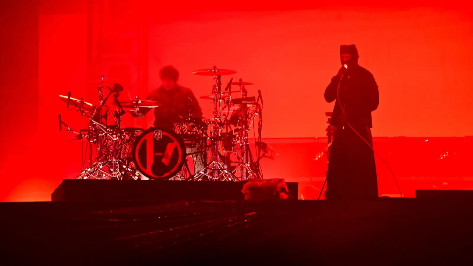 Twenty One Pilots combina acrobacias e repertório diverso no Rock in Rio