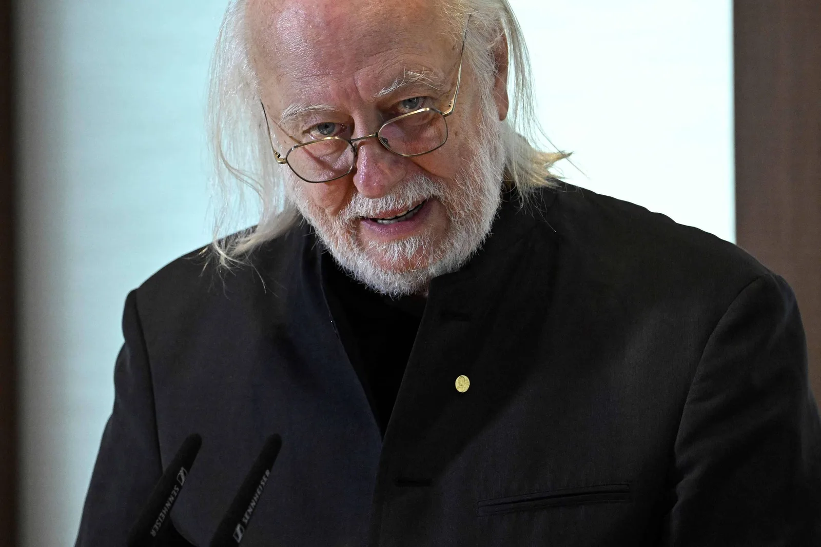 Nobel de Literatura tem maioria masculina e europeia, mas perfil começa a mudar