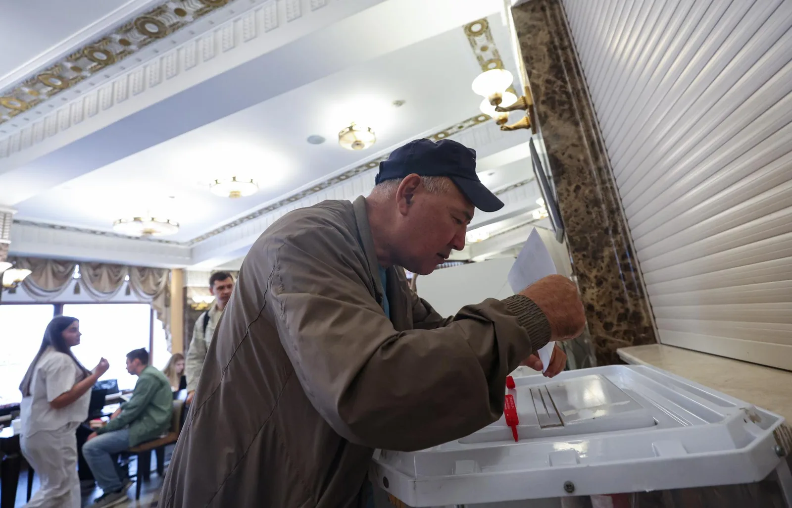 Rússia inicia eleição para a Duma sob acusações de fraude e crise econômica