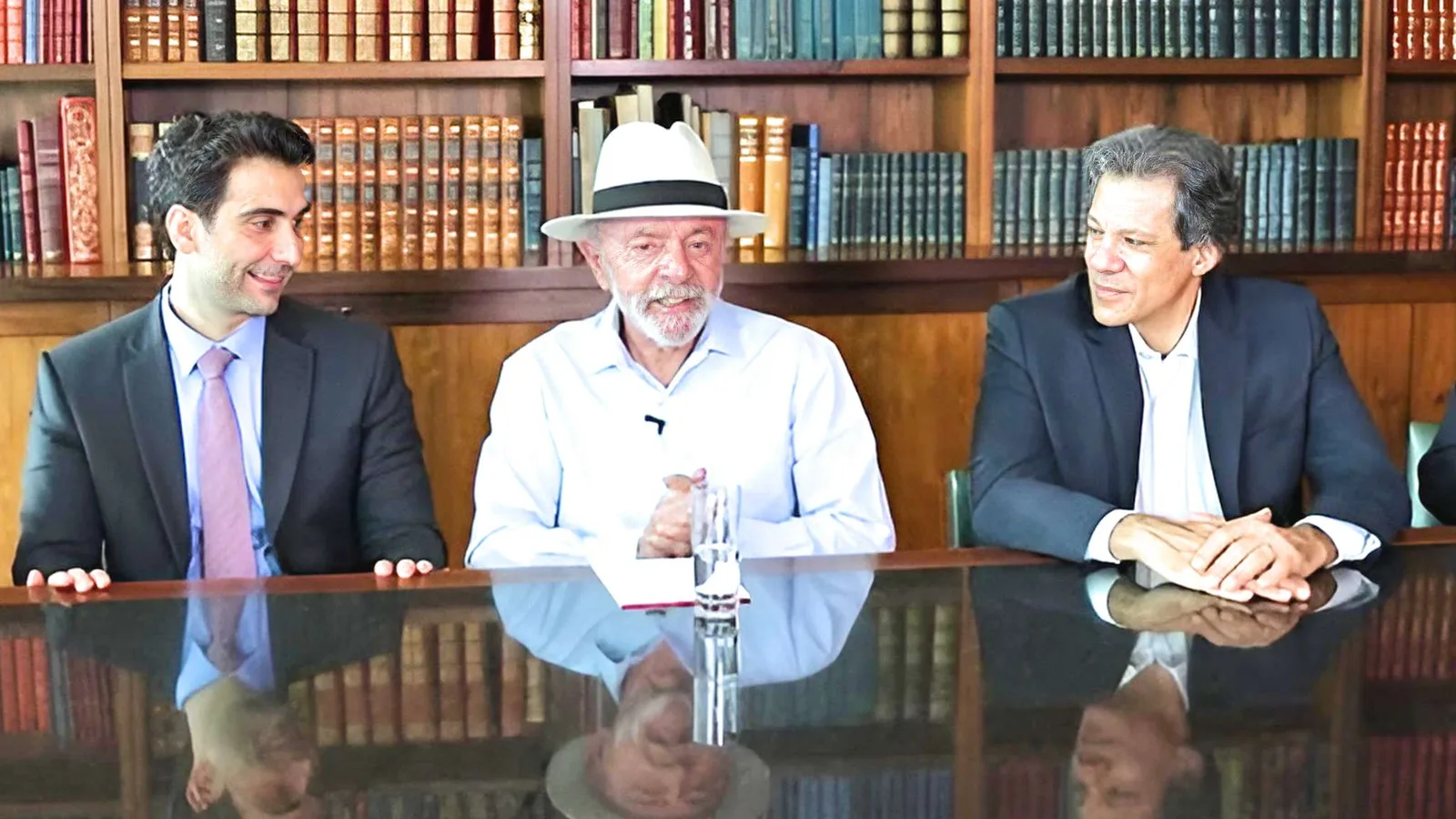 Lula demonstra insatisfação com Galípolo por juros e caso Banco Master