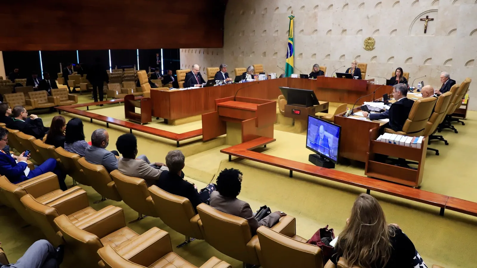 Ministros iniciam análise sobre investigação de Alexandre de Moraes