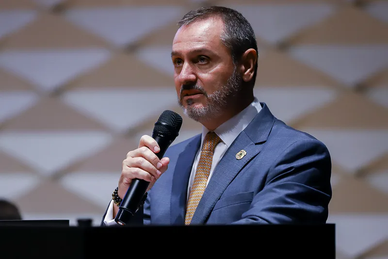 Delegados defendem autonomia constitucional da Polícia Federal após afastamentos
