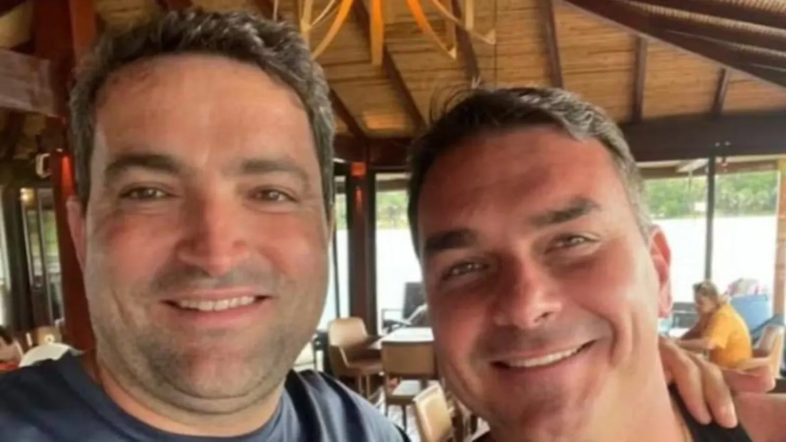 Willer Tomaz diz ter pago voo de Flávio Bolsonaro em janeiro de 2025