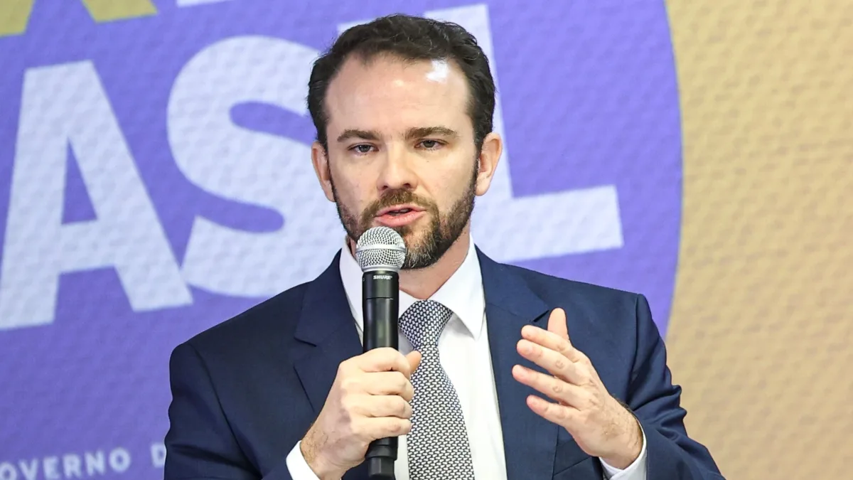 Ministro diz que fundo de filme sobre Bolsonaro recebeu dinheiro do crime