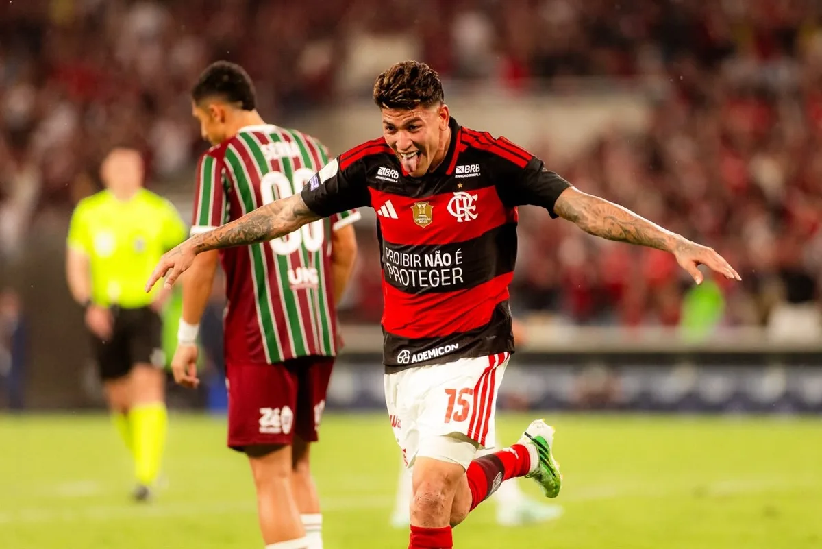 Carrascal transforma sequência no Flamengo em gols contra os três rivais do Rio