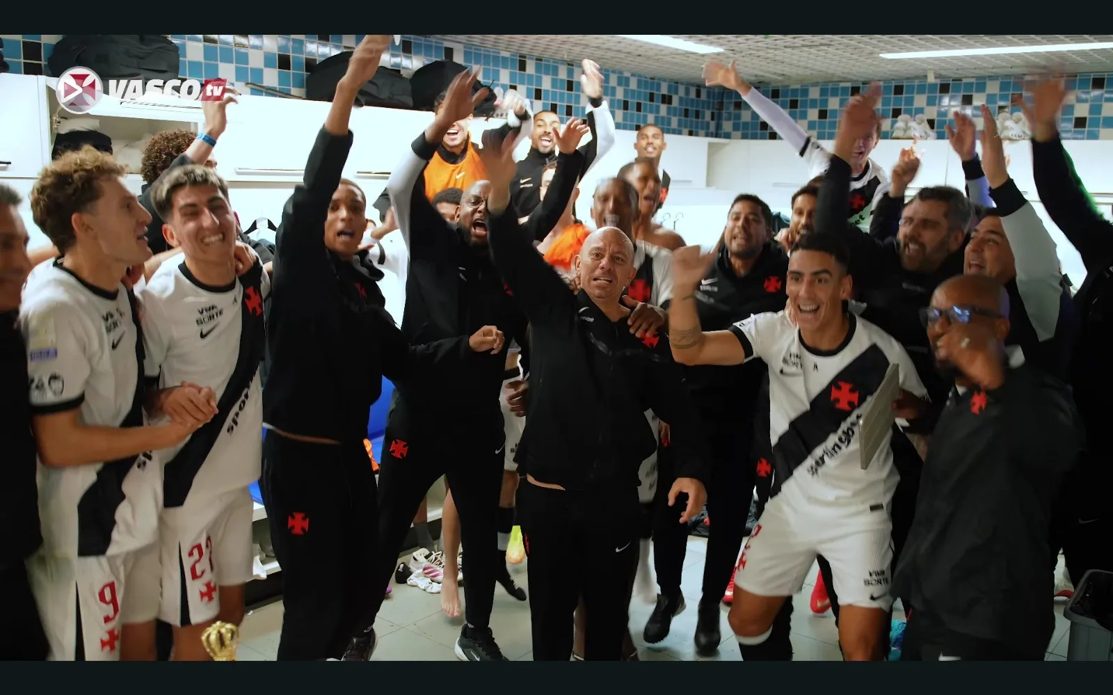 Vasco registra reação no segundo tempo e festa com “Casaca” após vitória