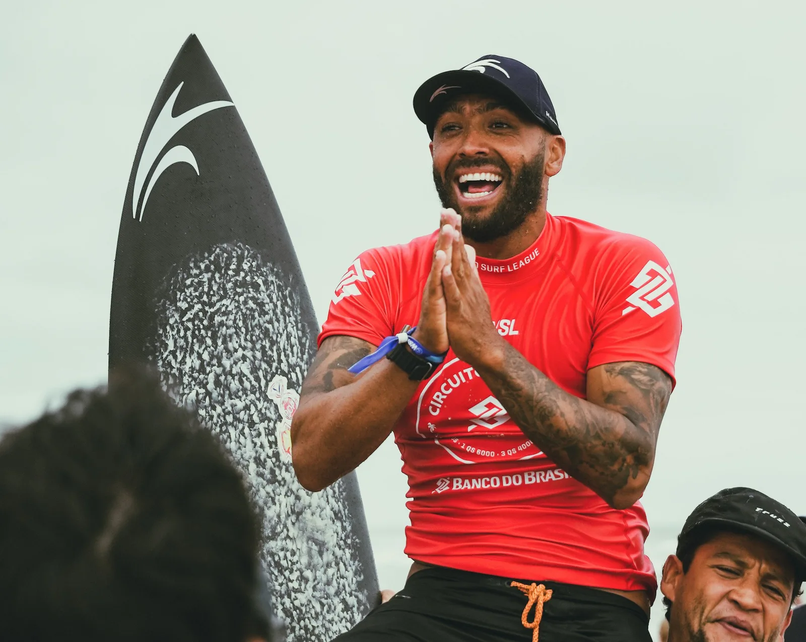 Jadson André supera problema no pé e leva título em Guarapari