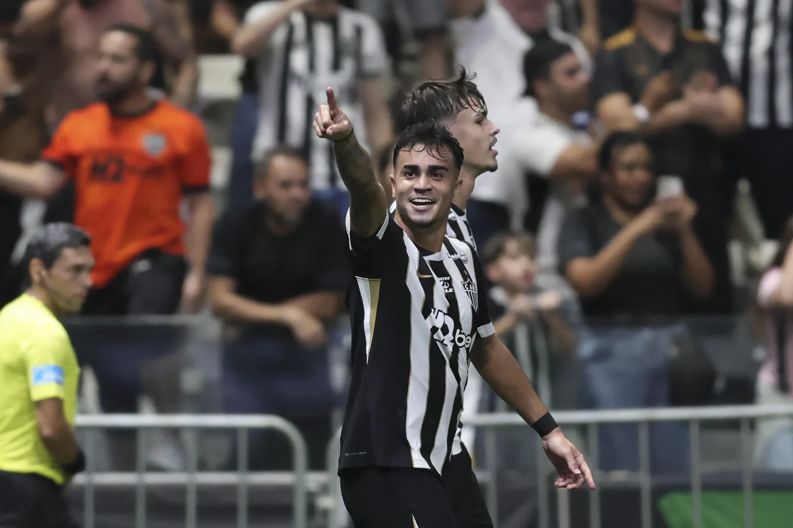 Reinier destaca influência de Domínguez e fala sobre crise com torcedor do Atlético-MG