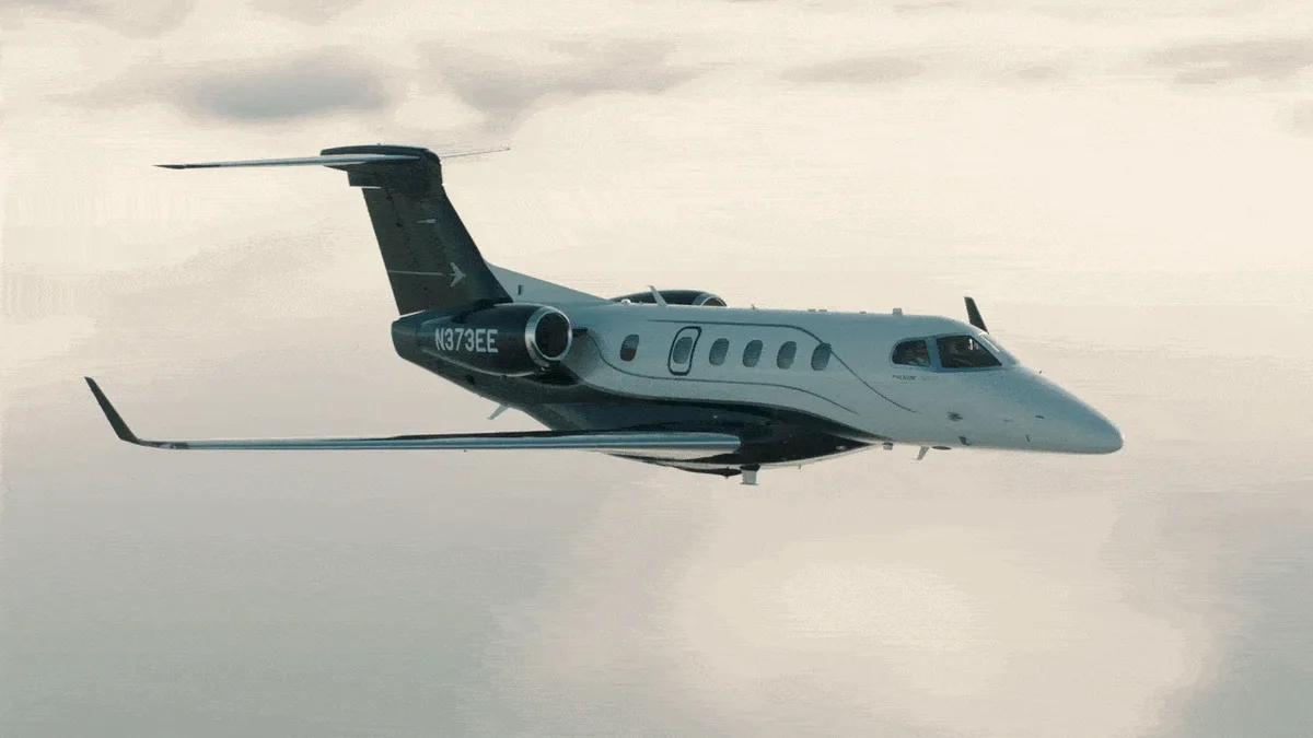 Phenom 300EV terá pouso automático e voos diretos a partir do Brasil