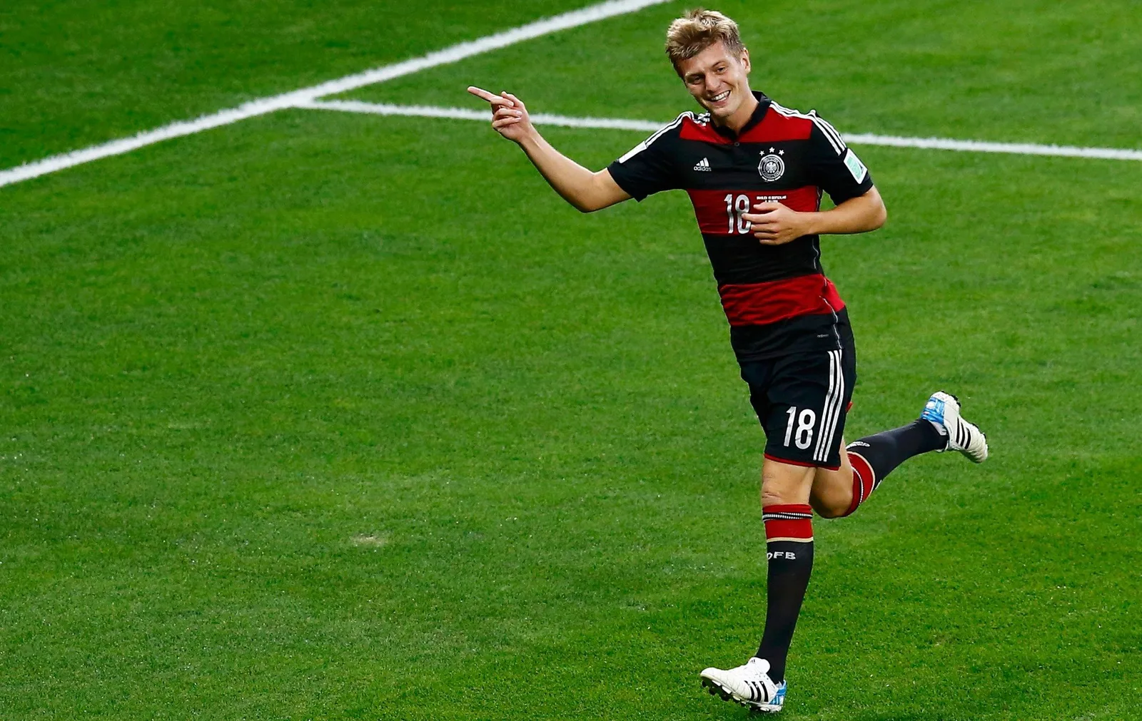 Kroos sugere nomes para Klopp após provocação sobre trio alemão