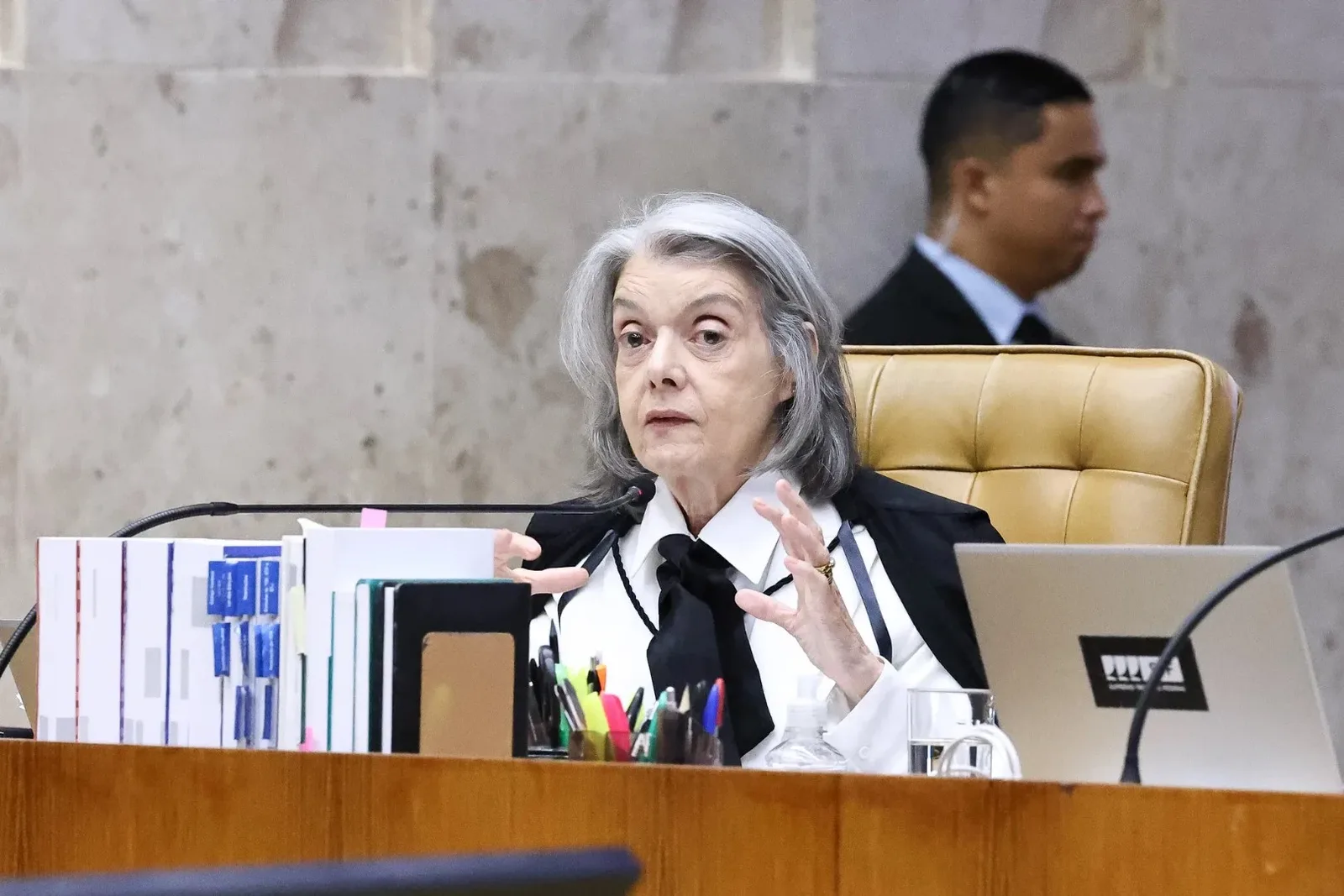 Cármen Lúcia rejeita anulação e confirma condenação de Mauro de Carvalho