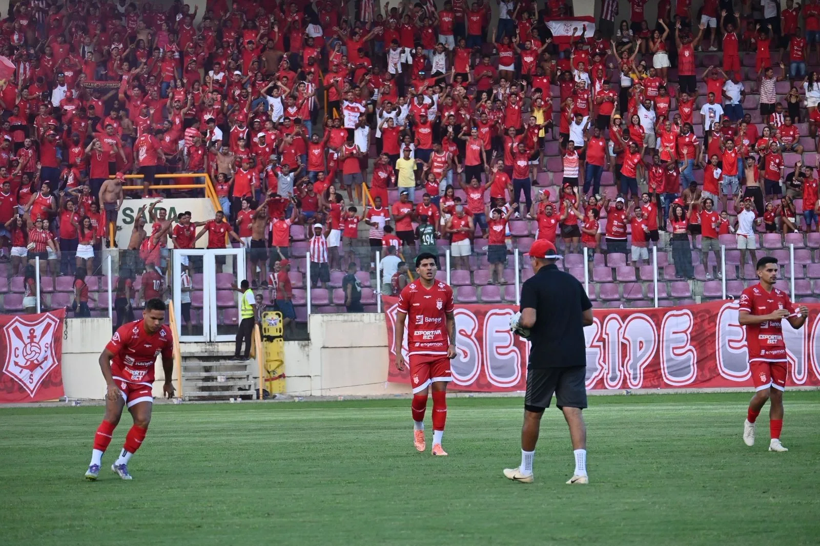 Sergipe confirma 12 jogadores para 2027 e mantém técnico em sigilo