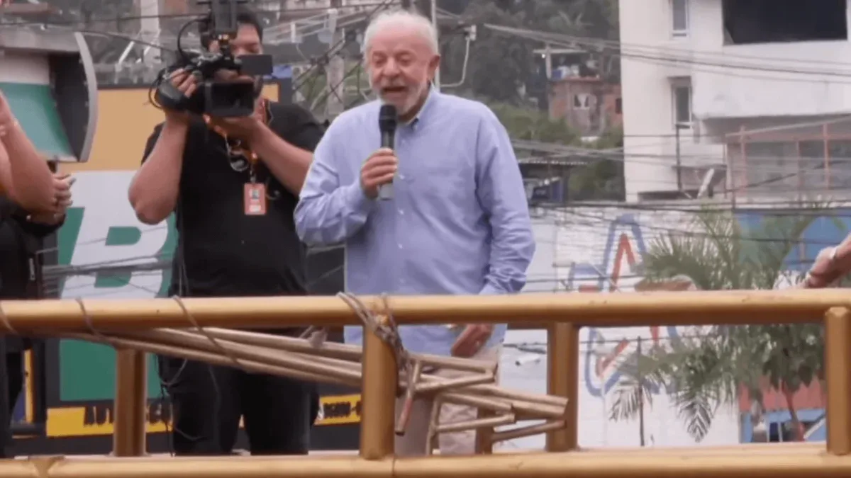 Lula diz que Brasil rejeita ingerência estrangeira nas eleições