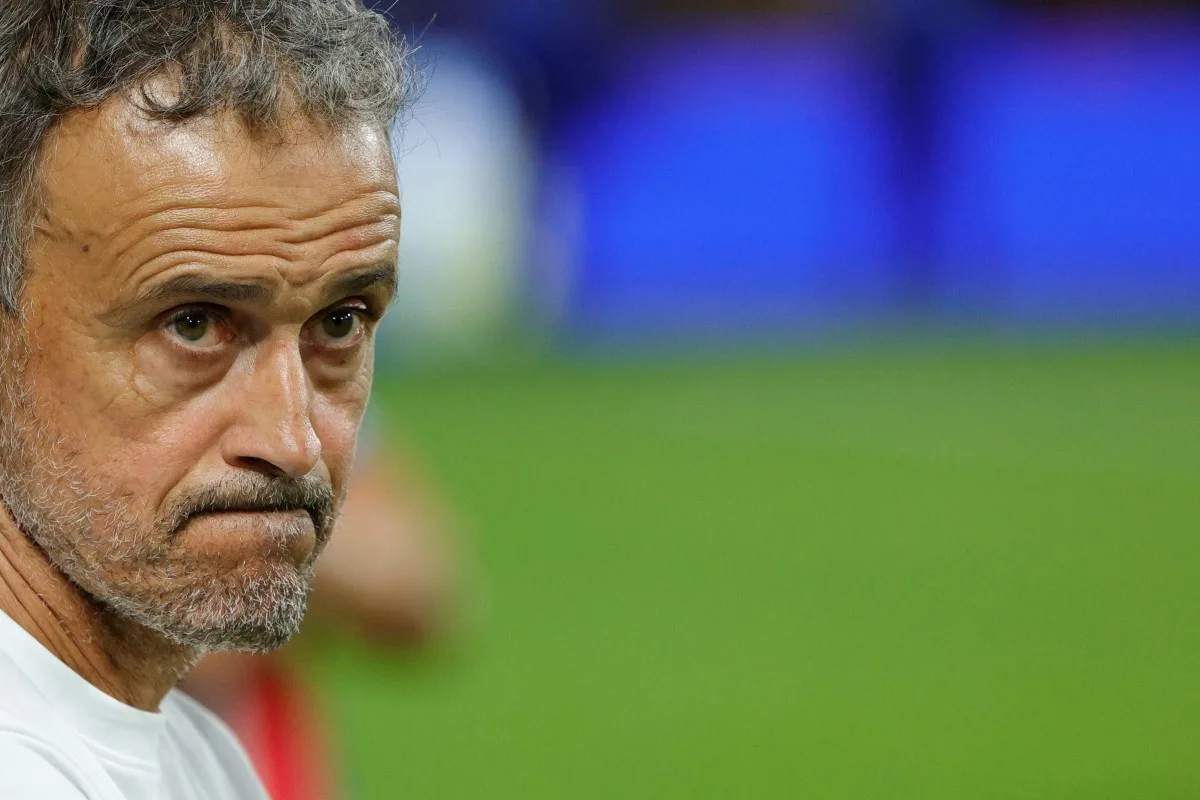 Luis Enrique diz que Manchester City merece títulos e pede cautela em punição