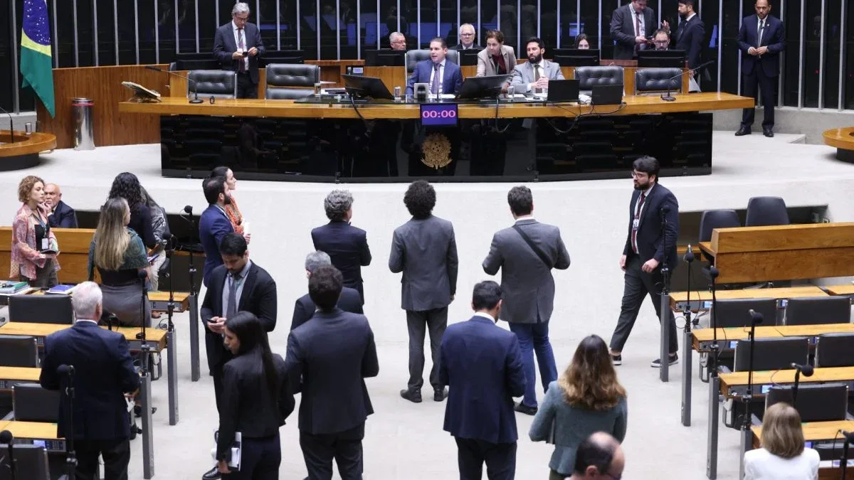 Câmara dos Deputados oferece 66 vagas com salário inicial de até R$ 32.070,88