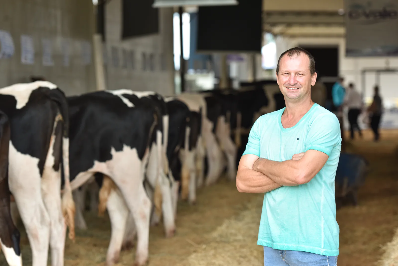 Cooperativas ampliam renda e ajudam a manter jovens no campo no Paraná