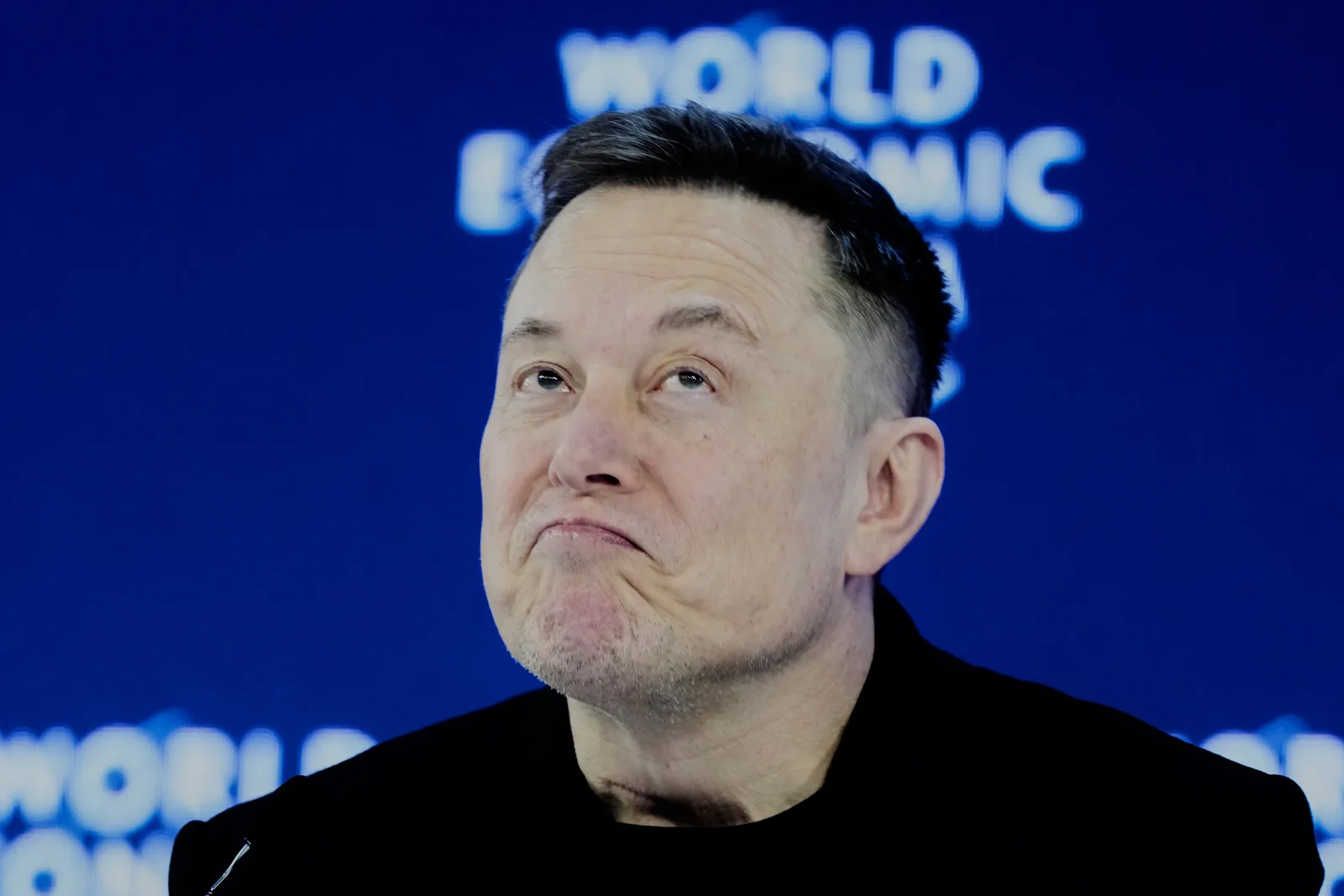 Documentário sobre Elon Musk estreia em Veneza com personagem criado por IA